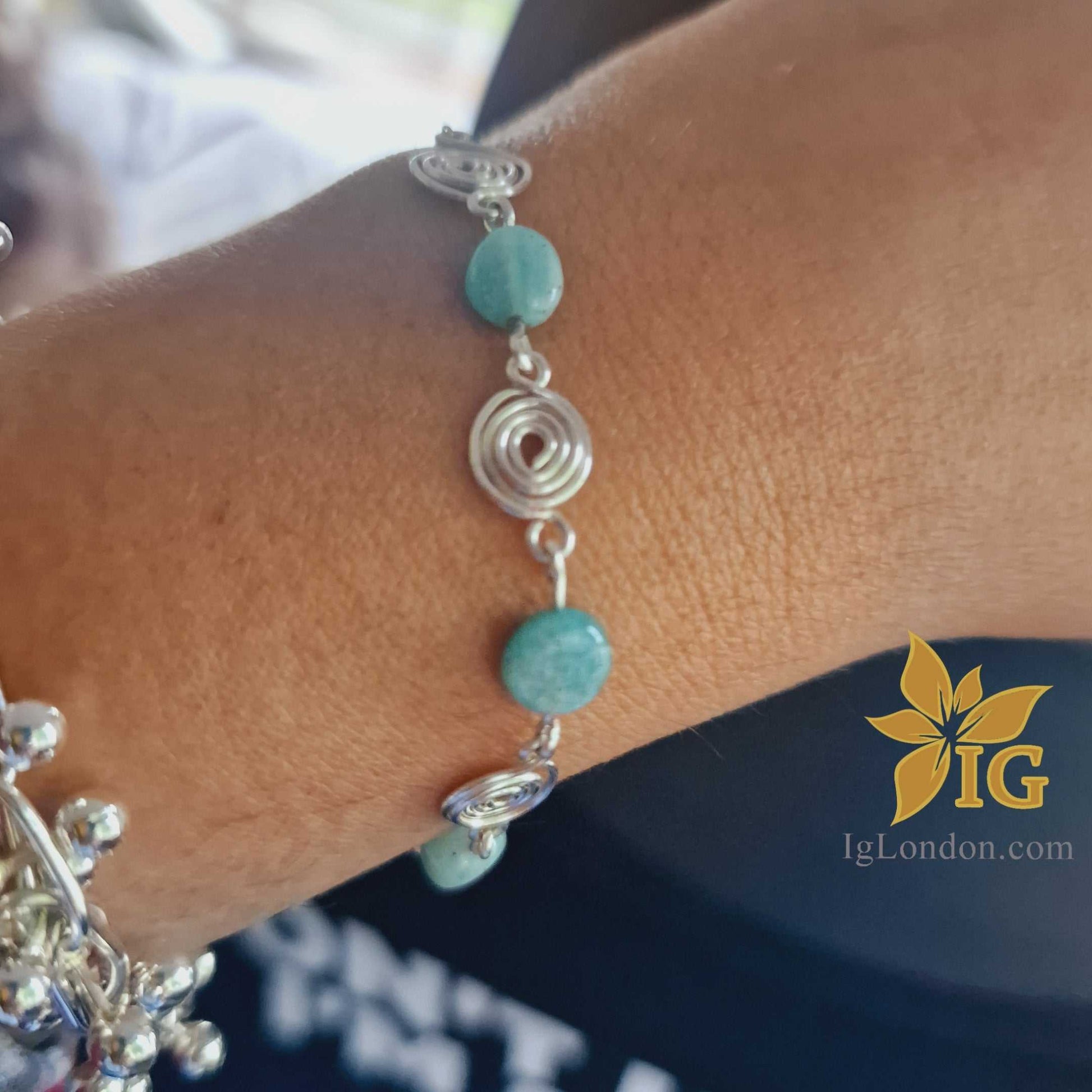 Spiral bracelet with amazonite crystal and silver for women.