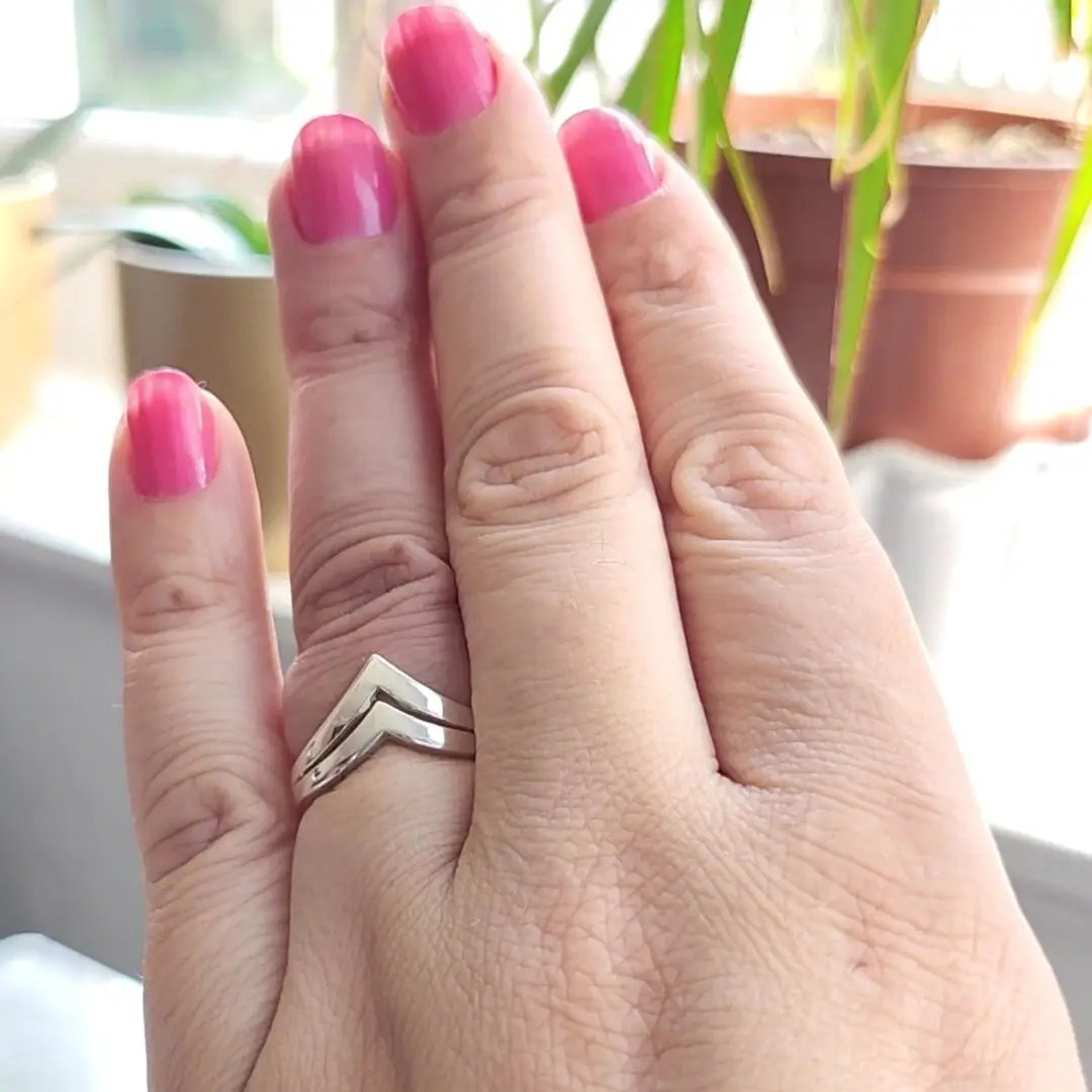 Chevron double layered Ring crafted in Sterling Silver – IGLondon.com